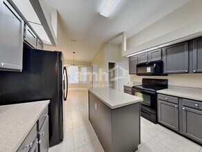 240 Honeysuckle Way in Saint Johns, FL - Foto de edificio - Building Photo