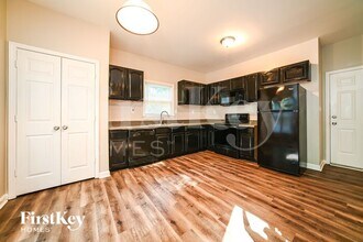 4297 Janice Dr in College Park, GA - Building Photo - Building Photo