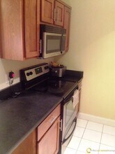 115 Highland Ave, Unit 14 in Somerville, MA - Foto de edificio - Building Photo