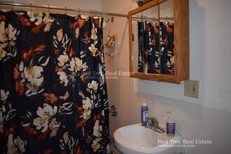 33 Egremont Rd, Unit 3 in Boston, MA - Foto de edificio - Building Photo