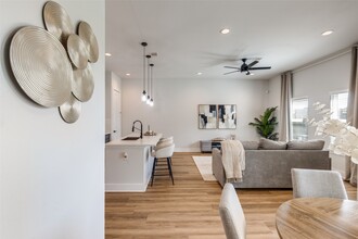 13131 Perennial Spgs Dr in Houston, TX - Building Photo - Building Photo