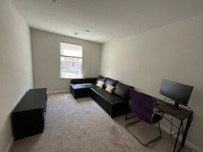 221 Bamboo Dr in Lansdale, PA - Building Photo - Building Photo