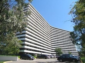 155 Antibes Dr in Toronto, ON - Building Photo - Building Photo