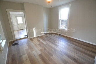8465 Anthony Wayne Ave in Cincinnati, OH - Building Photo - Building Photo
