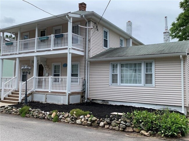 14 Wallace Ave in Warwick, RI - Building Photo - Building Photo