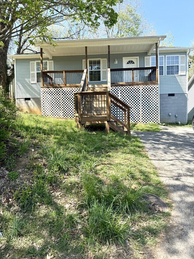 2135 Bernhurst Dr in Knoxville, TN - Building Photo - Building Photo