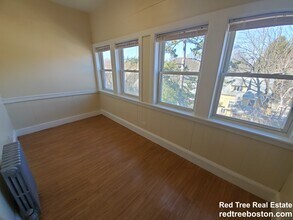 1688 Beacon St, Unit #15 in Brookline, MA - Building Photo - Building Photo