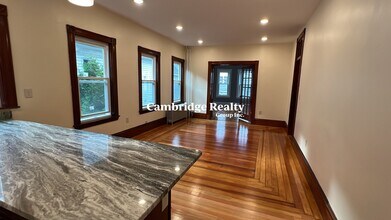 306 Summer St, Unit 2L in Somerville, MA - Building Photo - Building Photo