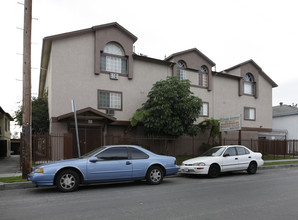 El Corazon Apartments in North Hollywood, CA - Building Photo - Building Photo