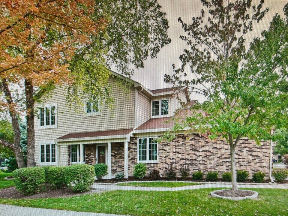 1227 S Parkside Dr in Palatine, IL - Building Photo