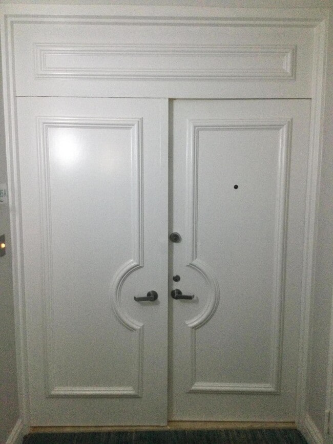 5280 N Ocean Dr in Riviera Beach, FL - Building Photo - Building Photo