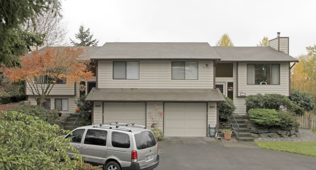 807-809 Emerald St in Milton, WA - Building Photo