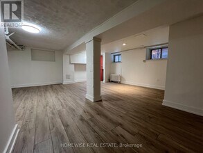 882-882 College St in Toronto, ON - Building Photo - Building Photo