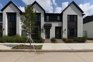 817 Crystal Oak Ln in Arlington, TX - Building Photo