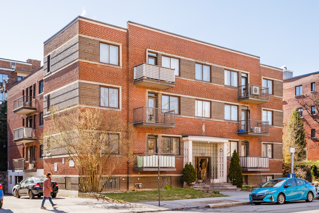 3340 De La Côte Sainte Catherine Ch in Montréal, QC - Building Photo