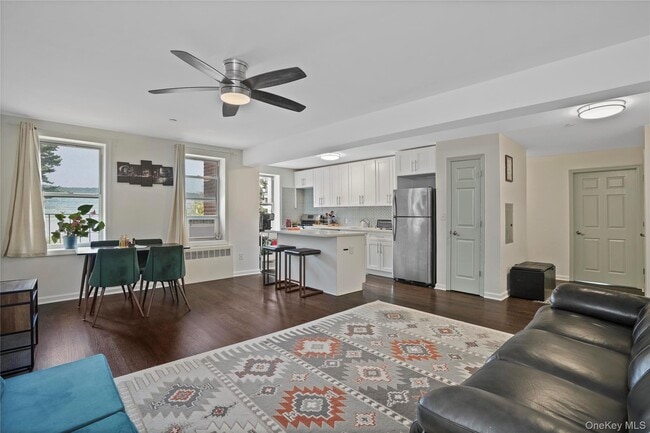 property at 1 Hawley Ter