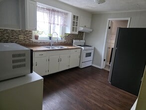 21 Watts St, Unit 3rd Floor in Malden, MA - Building Photo - Building Photo