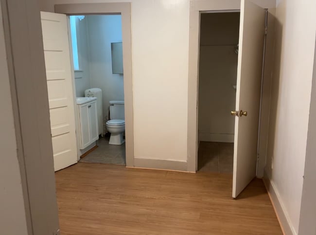 535 Main St in Mt Hope, WV - Foto de edificio - Building Photo