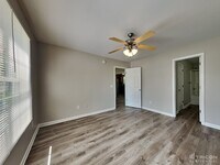 6036 Presentation St photo'