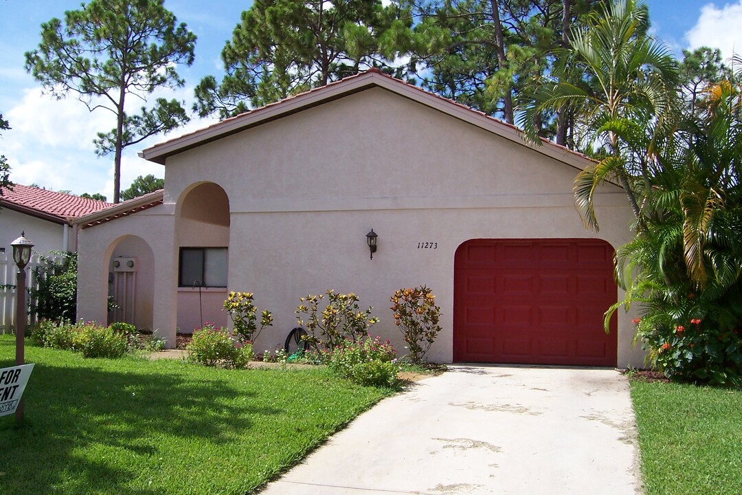 11273 San Sebastian Ln in Bonita Springs, FL - Foto de edificio