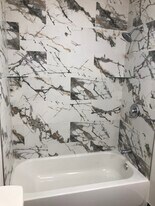 84 Seabreeze Way in Keansburg, NJ - Building Photo