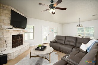 1526 Bonnyview Dr in Canyon Lake, TX - Building Photo - Building Photo