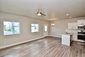 2273 W 2710 S in West Haven, UT - Building Photo - Building Photo