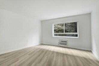 8741-8743 Shoreham in West Hollywood, CA - Building Photo - Building Photo