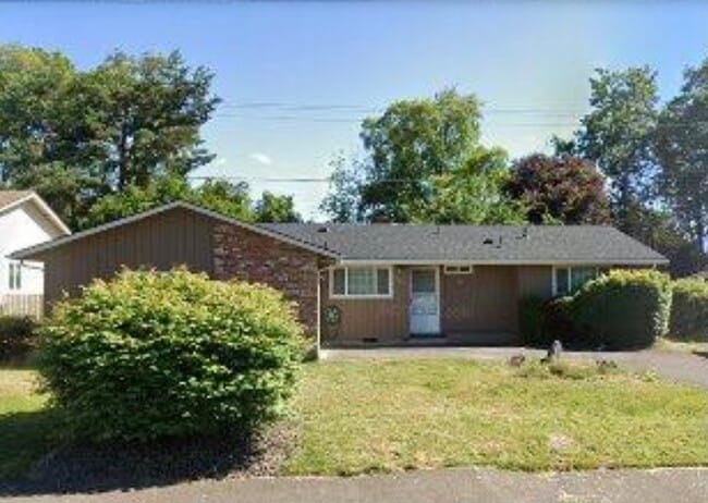 property at 1900 39th Ave SE