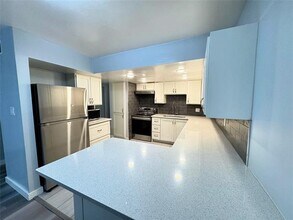 5819 Harvest Hill Rd in Dallas, TX - Building Photo - Building Photo
