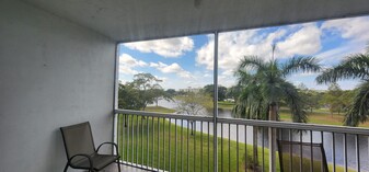 3010 N Course Dr, Unit 403 in Pompano Beach, FL - Building Photo
