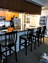 2721 1st Ave in Seattle, WA - Foto de edificio - Building Photo