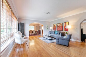 7311 NE 8th Ave in Miami, FL - Building Photo - Building Photo