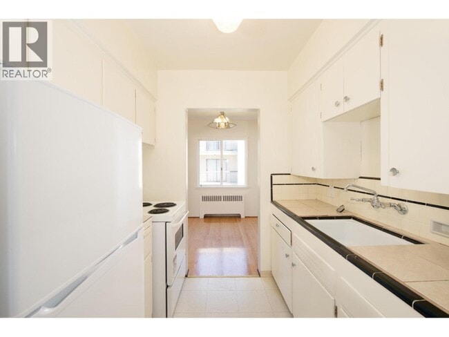 property at 1339-1371 W 71st Ave