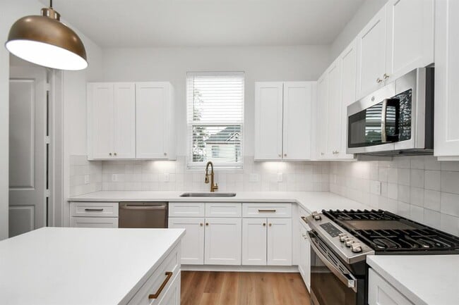 property at 2015 Cochran St