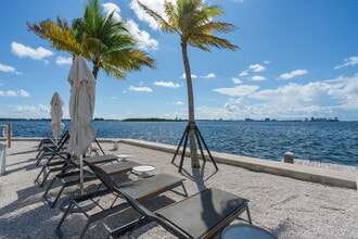 Biscayne Shores in Miami, FL - Building Photo - Building Photo