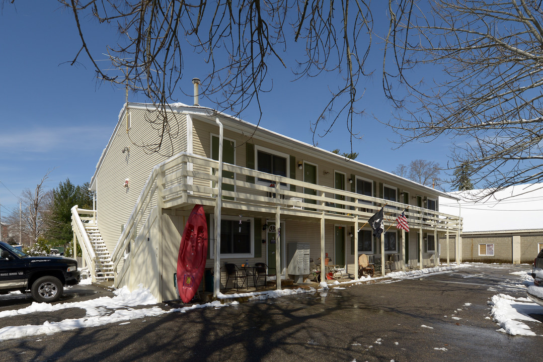 15 Cutler St in Warren, RI - Building Photo