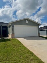 6603 NW Gregory St in Bentonville, AR - Building Photo - Building Photo