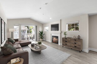 Bradley Park Apartments in Puyallup, WA - Building Photo