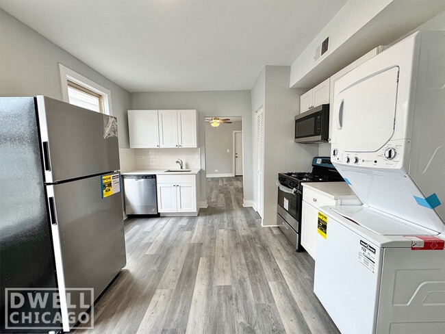 1542 W Walton St, Unit 1 in Chicago, IL - Foto de edificio - Building Photo