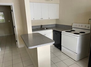 1219 NE 14th Ave in Fort Lauderdale, FL - Building Photo - Building Photo