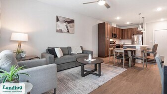 3501 N Austin St in Seguin, TX - Building Photo