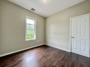 908 Bergen St, Unit 3 in Newark, NJ - Building Photo - Building Photo