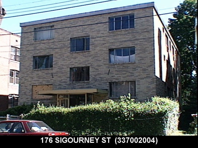 176 Sigourney St in Hartford, CT - Foto de edificio - Building Photo