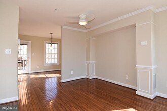 2400 N Greenbrier Ct in Arlington, VA - Foto de edificio - Building Photo