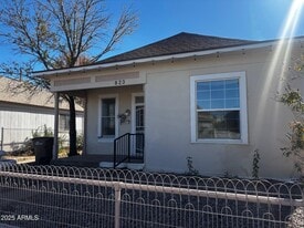 823 E 17th St in Douglas, AZ - Building Photo