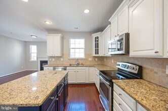 844 Oriole Ave in Glen Burnie, MD - Building Photo - Building Photo