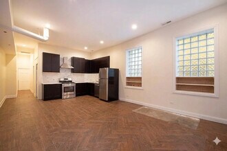 5011 N Ravenswood Ave in Chicago, IL - Building Photo - Building Photo