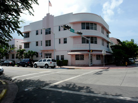 York Towers in Miami Beach, FL - Building Photo