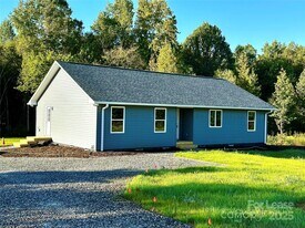 6431 Little Mountain Rd in Sherrills Ford, NC - Building Photo